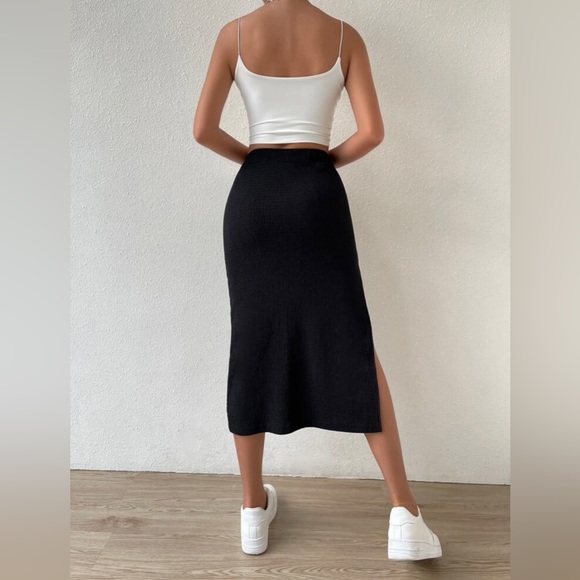 Black Skirt w/ Slit - Picture 6 of 7